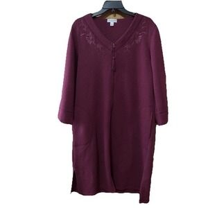 "Miss Elaine" Quilt-In-Knit Full Zip Flower Embroidered ROBE Burgundy Woman M